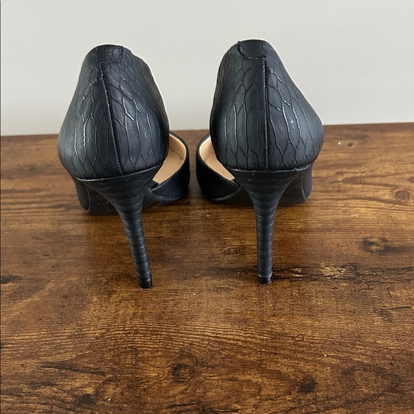 Jessica Simpson Black Textured Heels size 7.5 - Picture 2 of 4